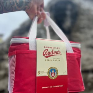 Sac isotherme Budweiser avec 6 canettes de 0,5L de Budweiser Budvar original